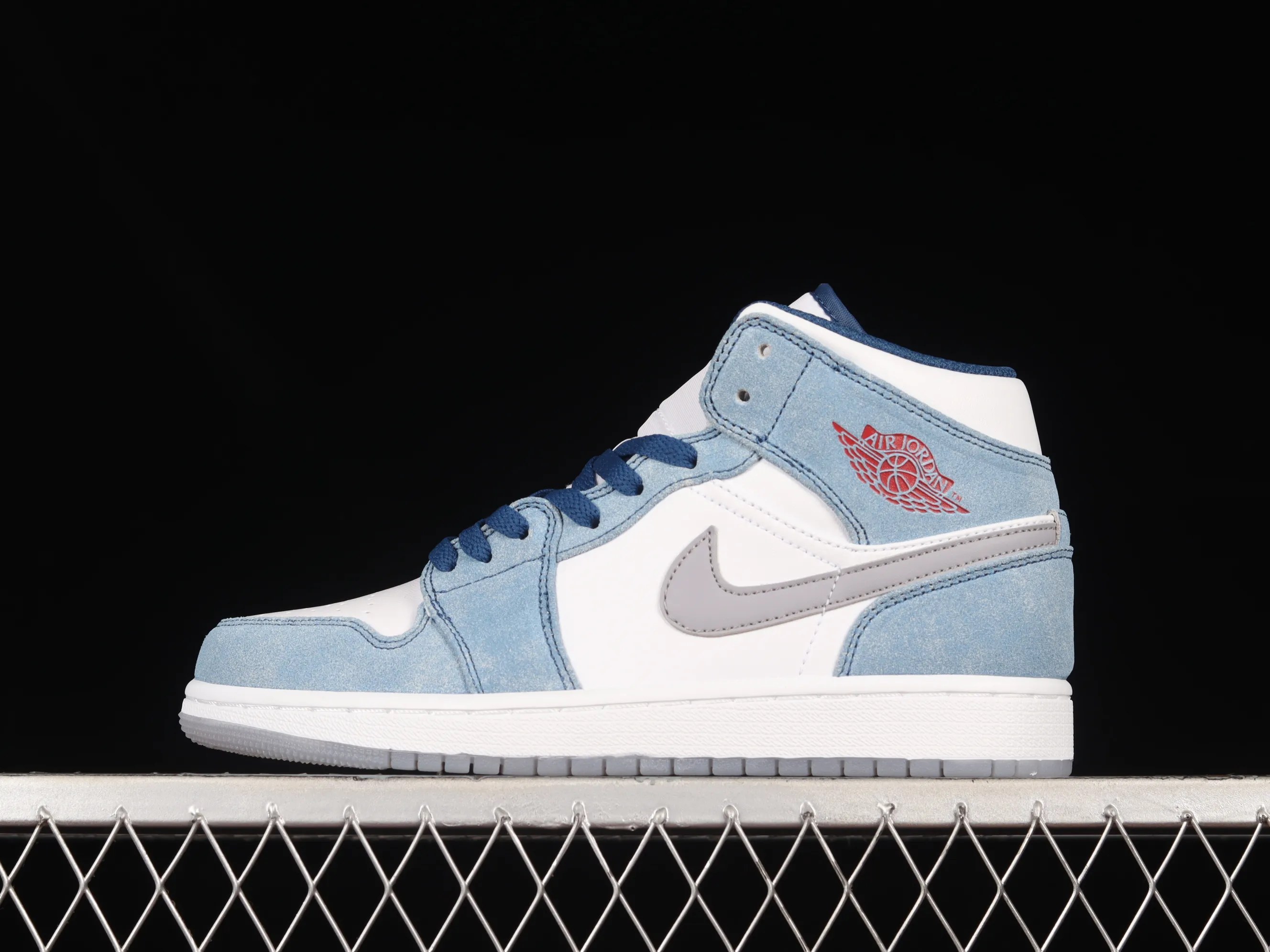 All categories Air Jordan Jordan series basketball shoes Air Jordan 1 Mid Air Jordan 1 Mid "French Blue" AJ1 Joe 1 washed blue mid-top basketball shoes DN3706-401